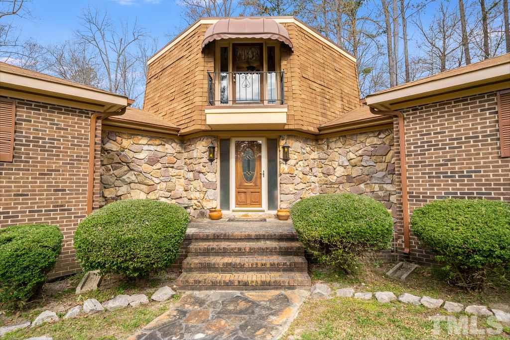 4901 Fallbrook Circle Raleigh, NC 27604 - Photo 3 of 30