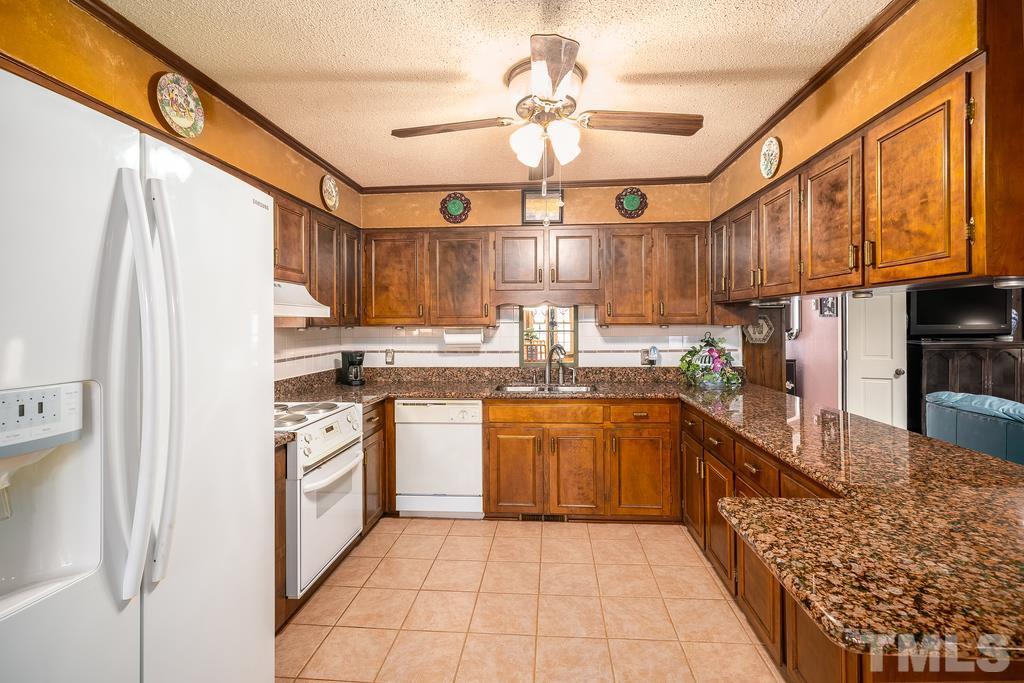 4901 Fallbrook Circle Raleigh, NC 27604 - Photo 8 of 30