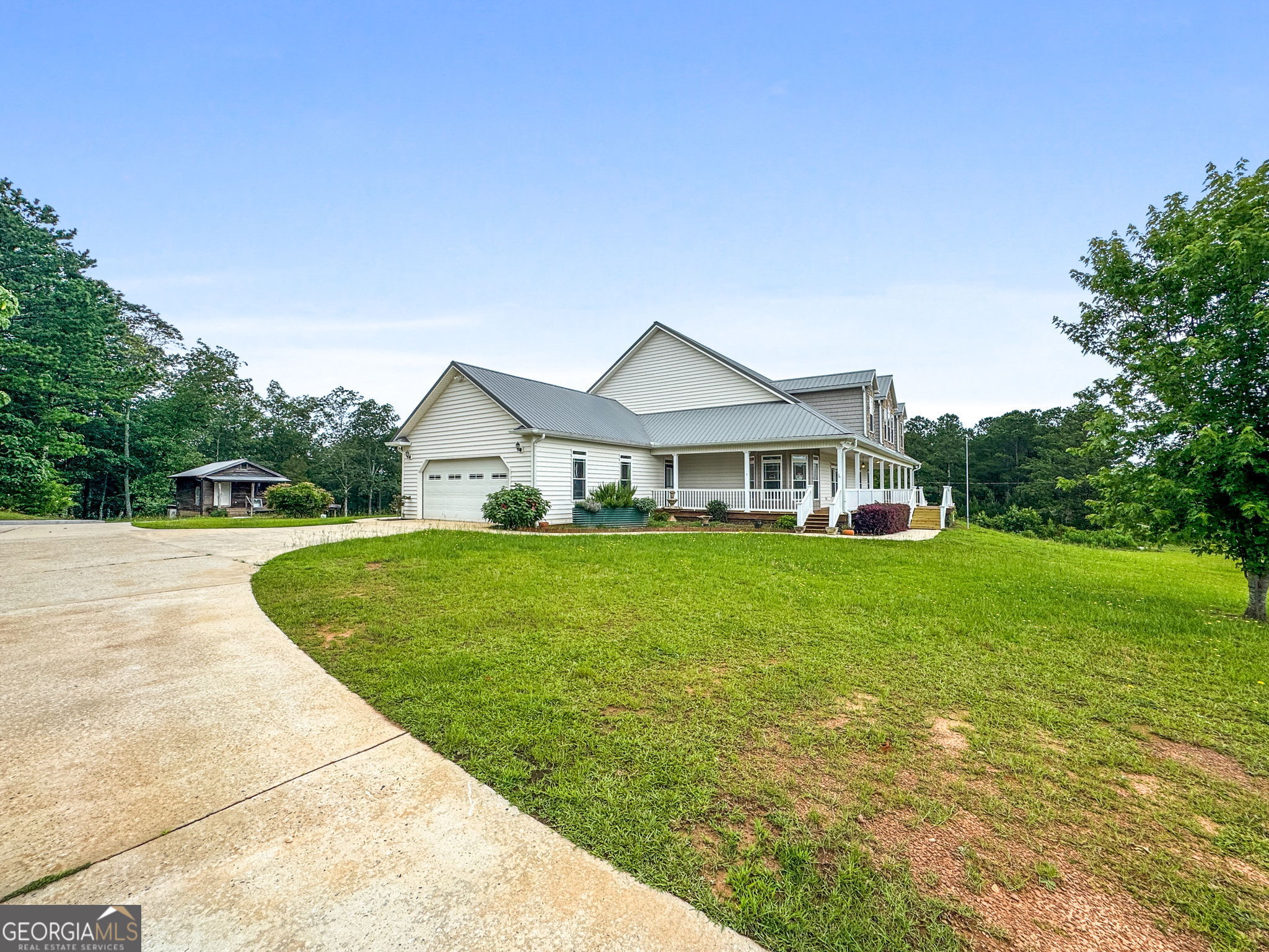 735 Firetower Road Thomaston, GA 30286 - Photo 101 of 112 a front view of house with yard and green space