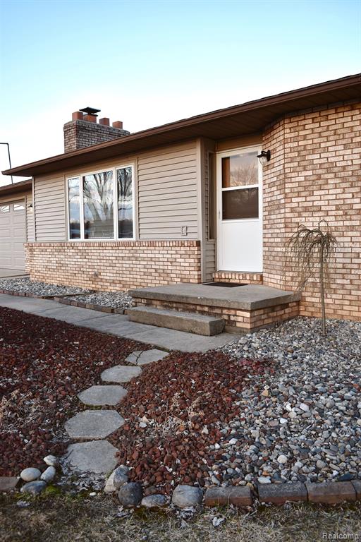 8860 South Orr Road Freeland, MI 48623 - Photo 7 of 47