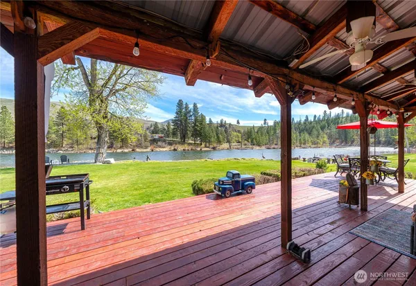 $781,000 | 6 Kelli Lane, Carlton, WA 98814