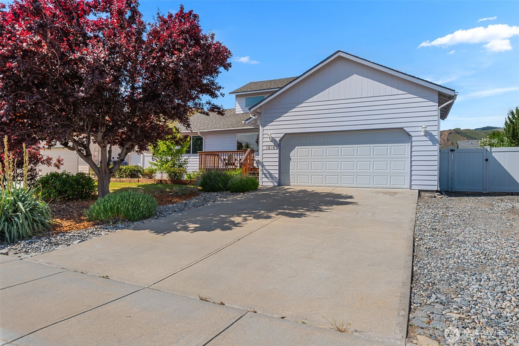 1516 Rex Road Wenatchee, WA 98801 - Photo 3 of 32