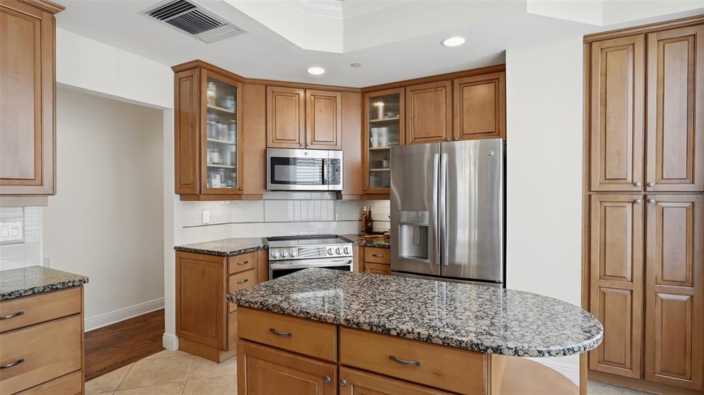 6340 Water Crest Way, Unit 301 Lakewood Ranch, FL 34202 - Photo 23 of 98