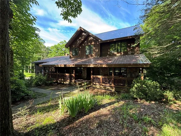 $825,000 | 2304 South Ridge Drive, Hidden Valley, PA 15502