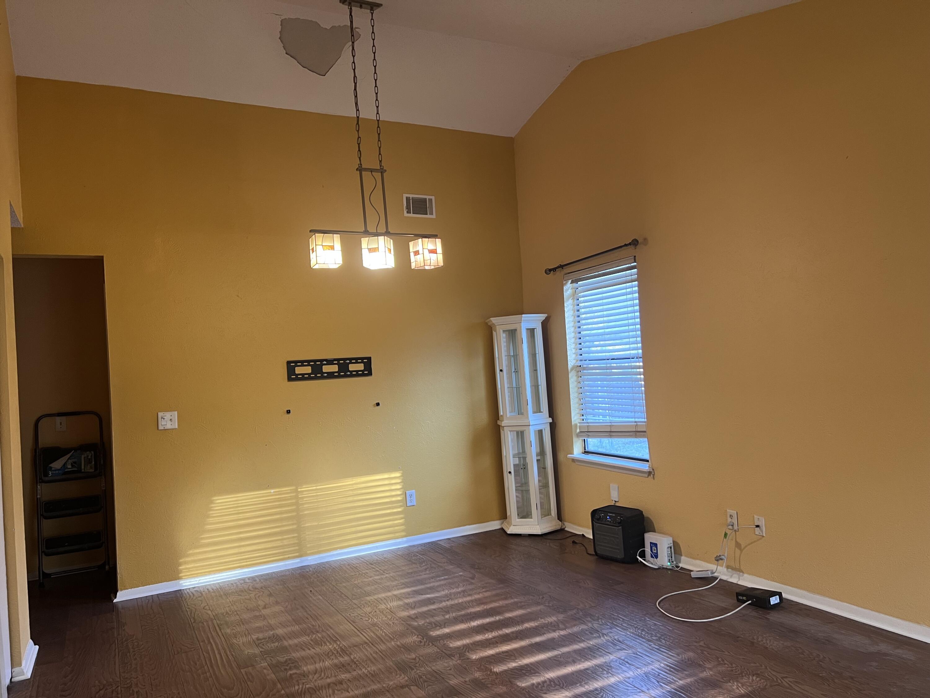 186 Mickler Drive Ladson, SC 29456 - Photo 2 of 14 IMG_3457