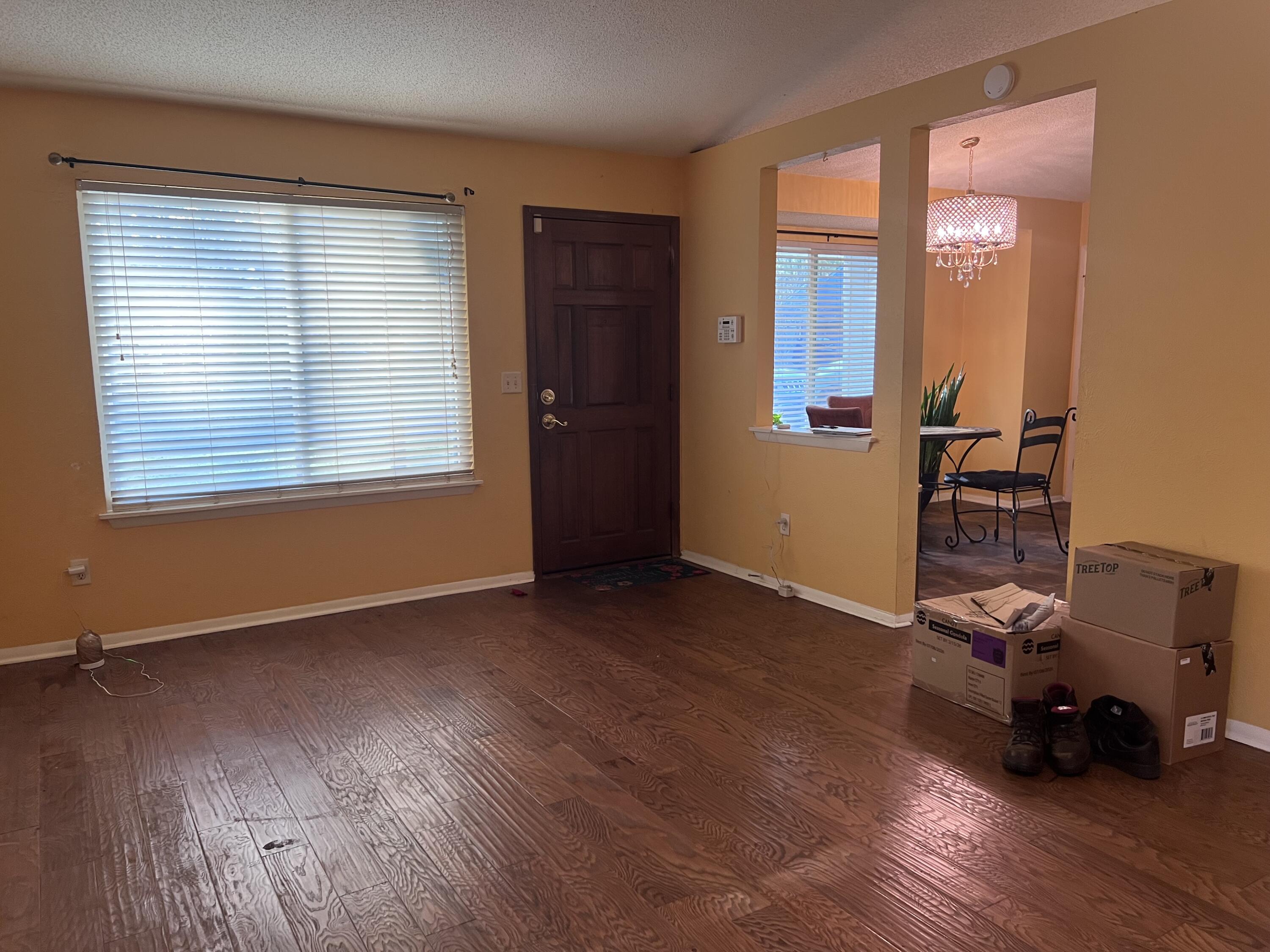 186 Mickler Drive Ladson, SC 29456 - Photo 3 of 14 IMG_3460