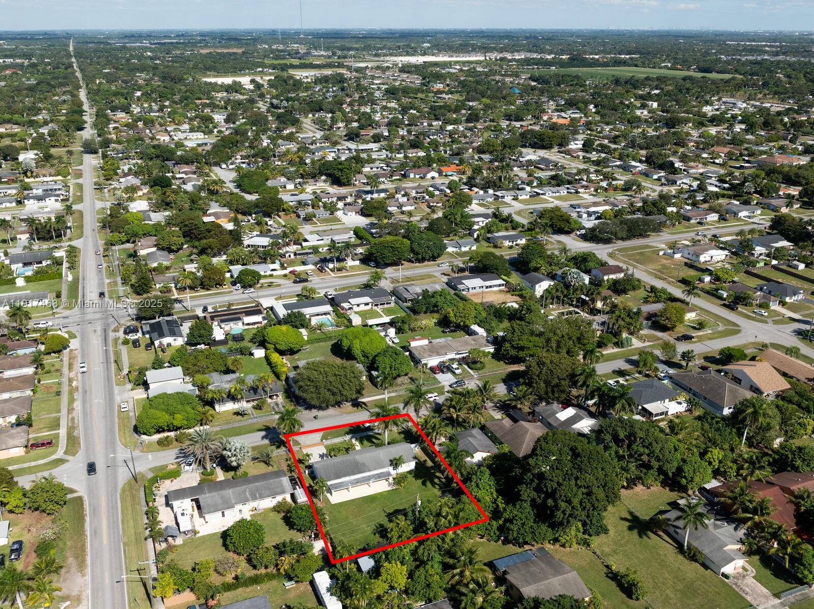 524 Northwest 14th Street Homestead, FL 33030 - Photo 37 of 37 an aerial view of residential houses with outdoor space and trees