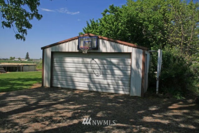 337 Mission Road Walla Walla, WA 99362 - Photo 17 of 23 a front view of house with yard