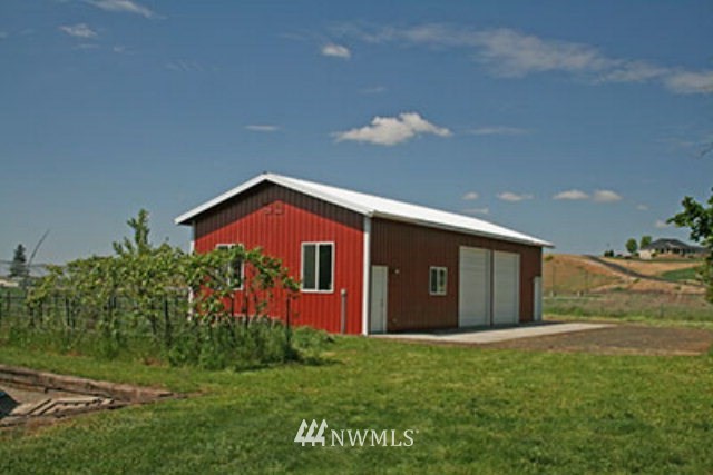 337 Mission Road Walla Walla, WA 99362 - Photo 19 of 23 a view of a backyard