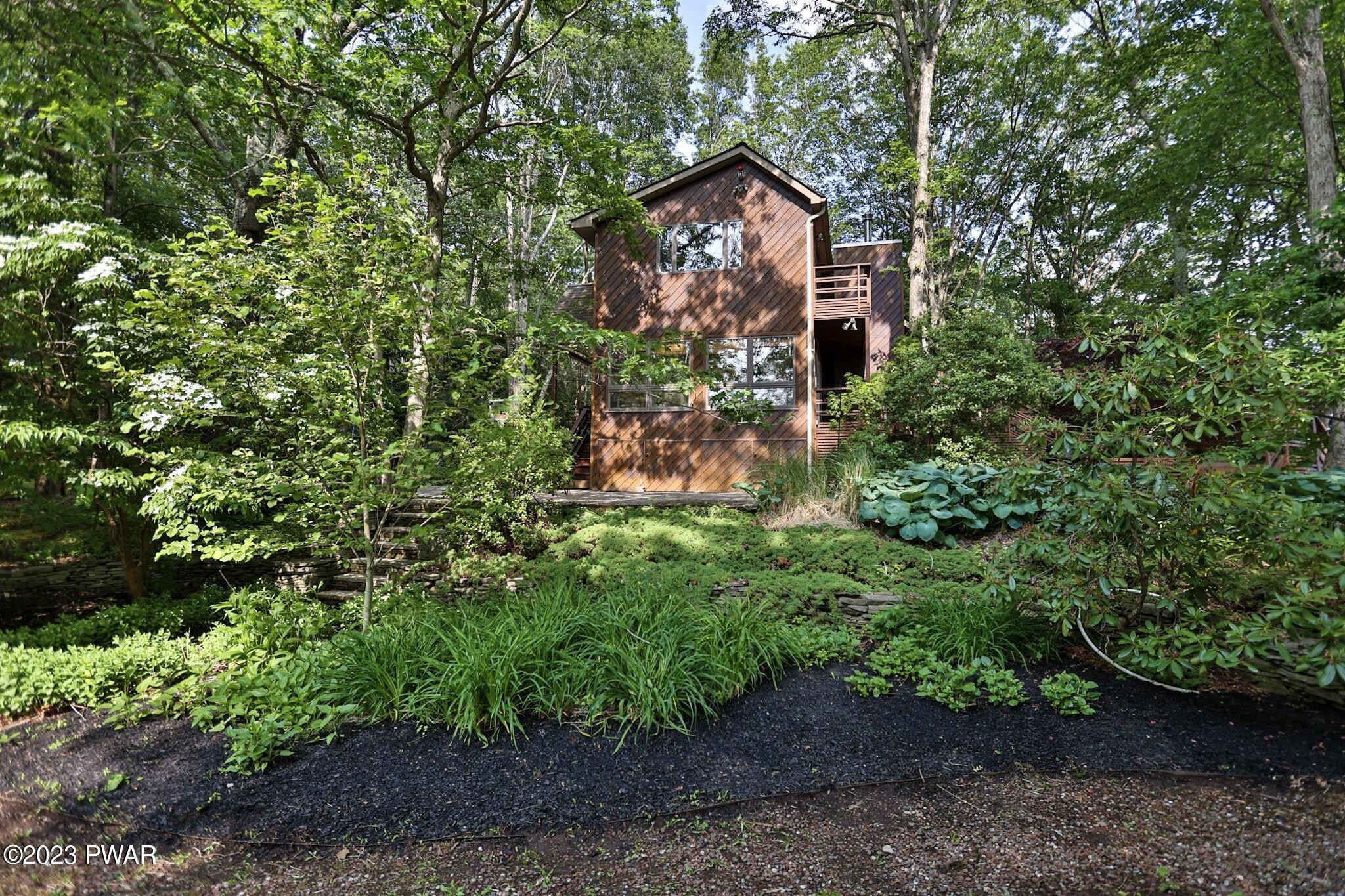 131 Rabbit Run Milford, PA 18337 - Photo 36 of 41 side view of home