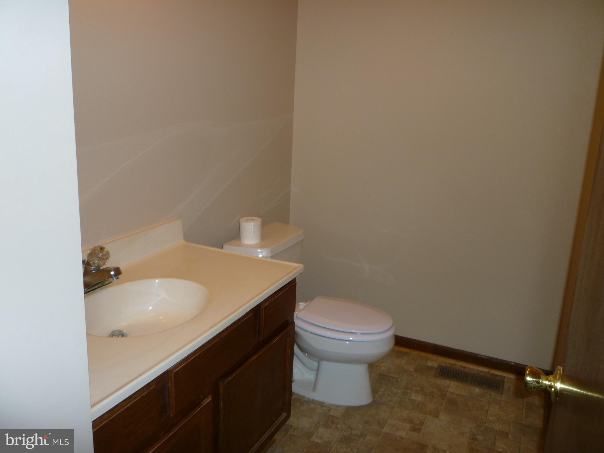 208 Hood's Point Road Basye, VA 22810 - Photo 15 of 27 Main level half bath