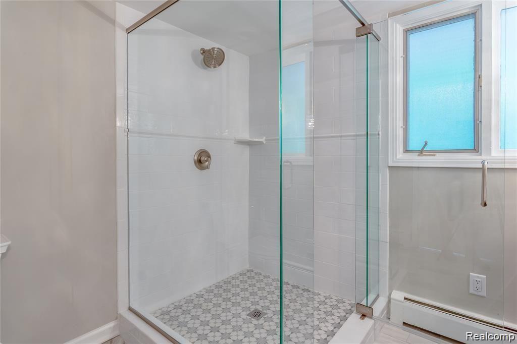 587 East Long Lake Road Bloomfield Hills, MI 48304 - Photo 15 of 27