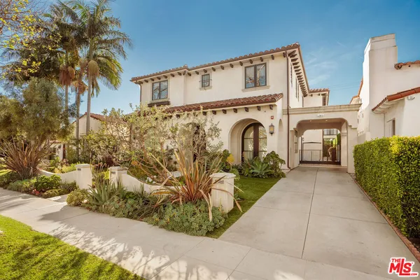 $25,000 | Canon Drive, Beverly Hills, CA 90212
