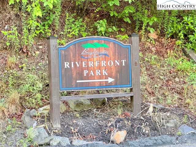 Lot 42 Smoke Rise Path West Jefferson, NC 28694 - Photo 13 of 21 a sign that is on the side of a road