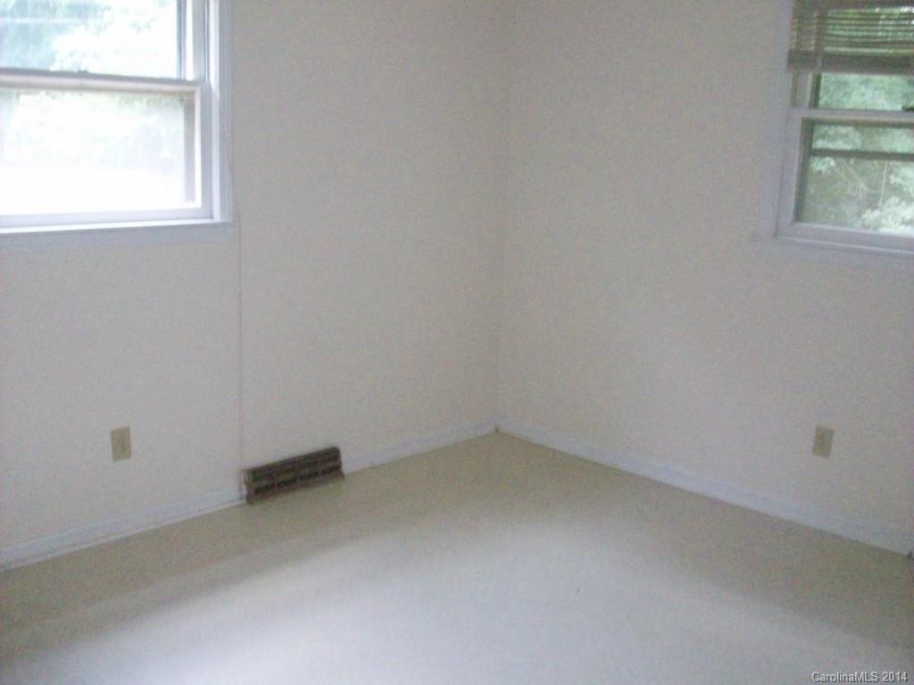 44467 Field Road New London, NC 28127 - Photo 4 of 12 Gallery Image 4