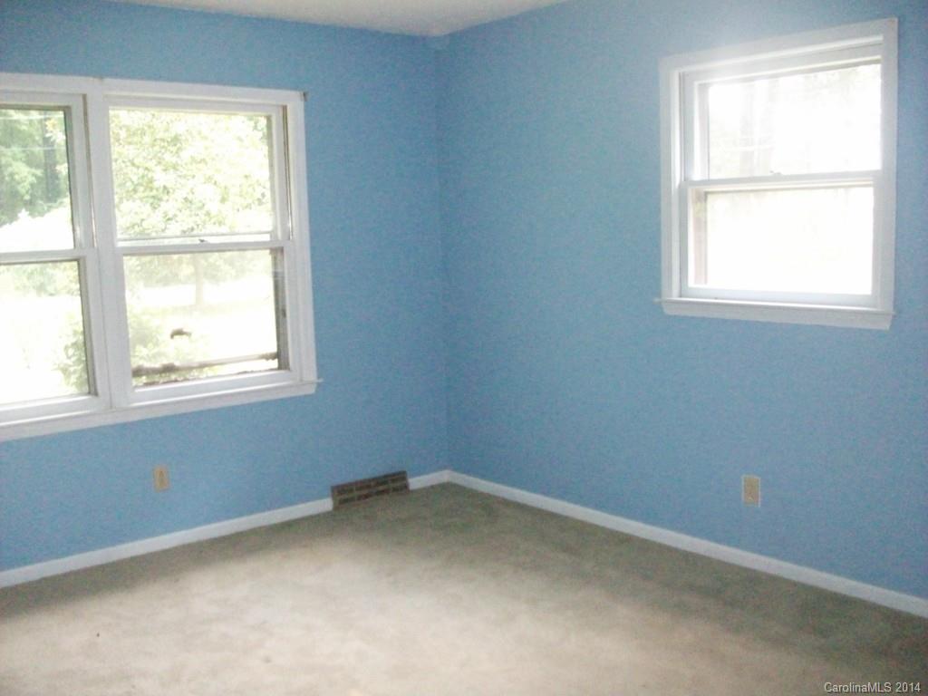 44467 Field Road New London, NC 28127 - Photo 5 of 12 Gallery Image 5