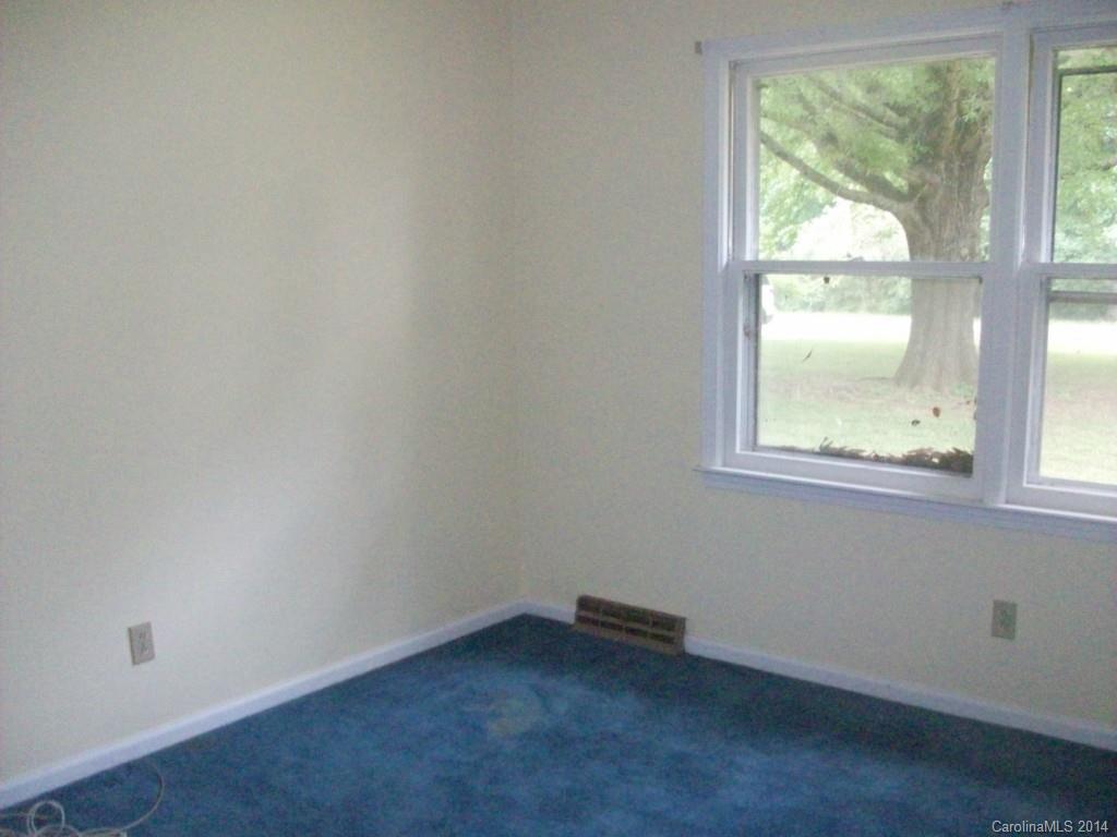 44467 Field Road New London, NC 28127 - Photo 6 of 12 Gallery Image 6