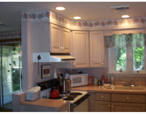 18 Kingston Road Waltham, MA 02451 - Photo 5 of 12