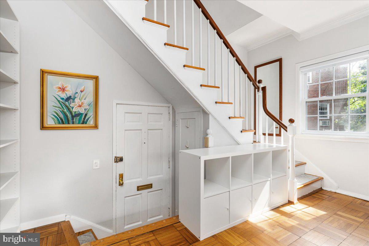 3482 Gunston Road Alexandria, VA 22302 - Photo 3 of 24 Entry Way with Coat Closet