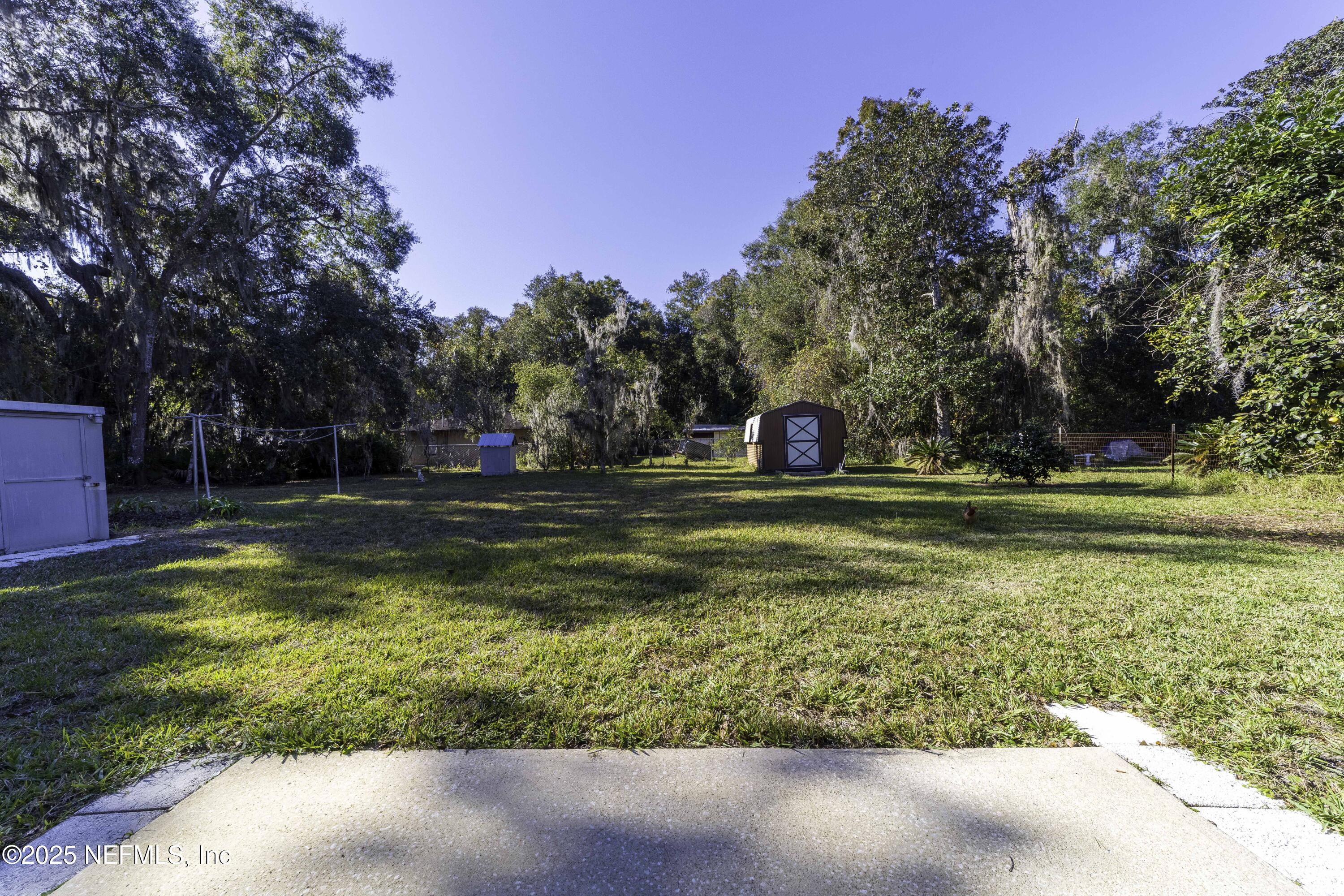 103 Indian Mound Road Satsuma, FL 32189 - Photo 33 of 36 a view of swimming pool with a yard