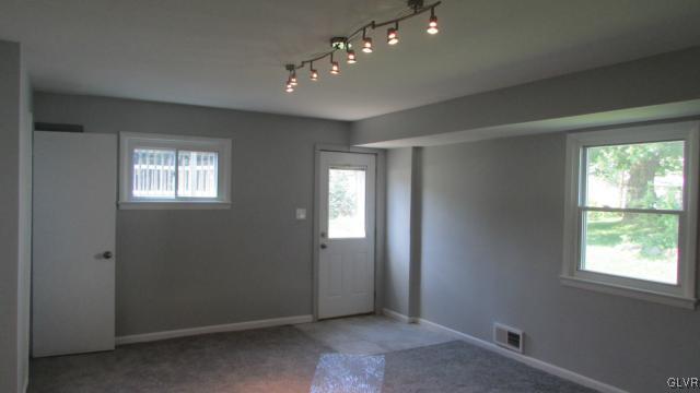 2655 Nottingham Road Bethlehem, PA 18017 - Photo 8 of 25 Gallery Image 8
