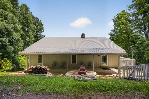 $619,900 | 1038 Lakeside Drive, Smithville, TN 37166