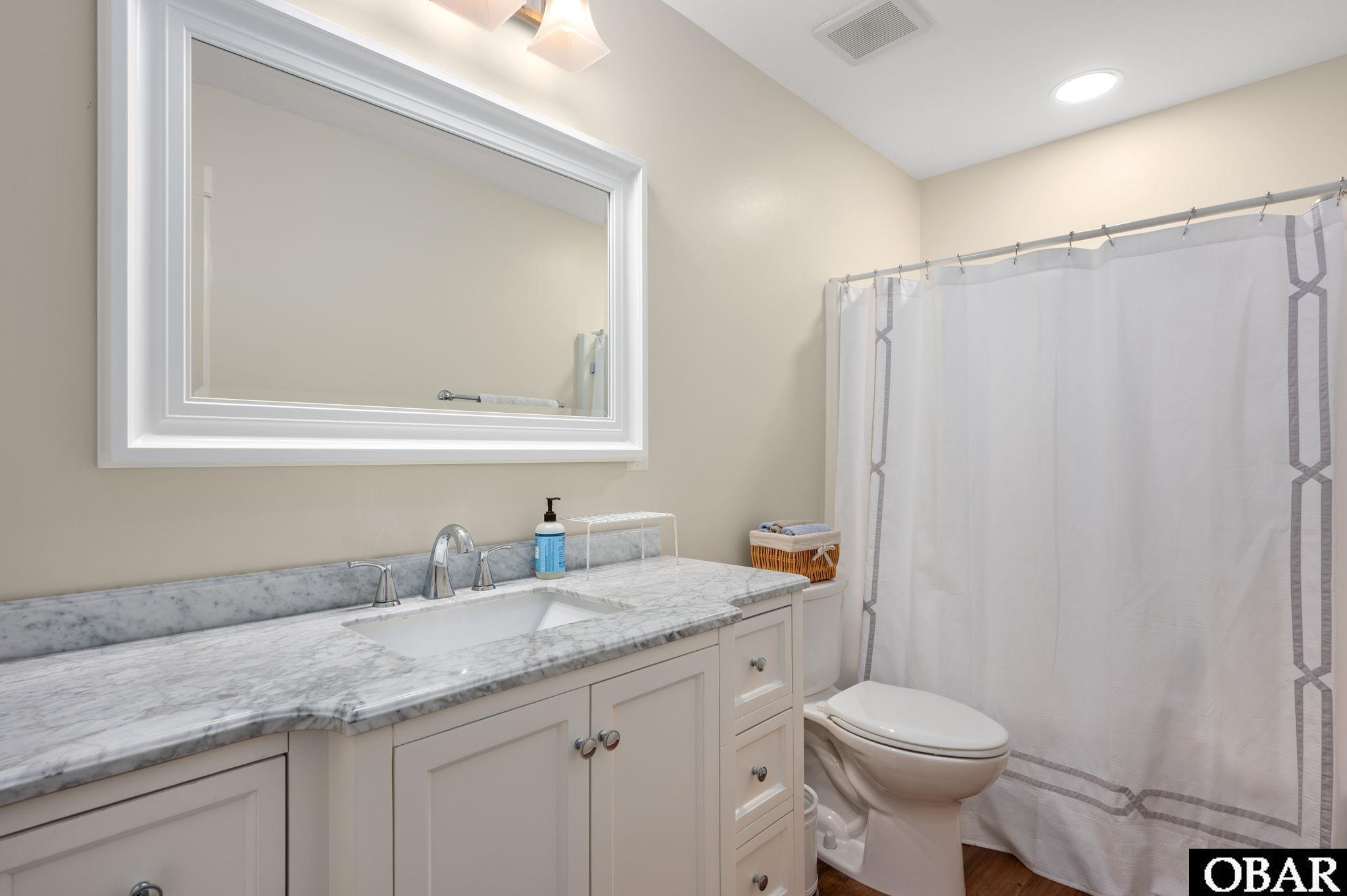 3040 Creek Road Kitty Hawk, NC 27949 - Photo 37 of 50 hall bath