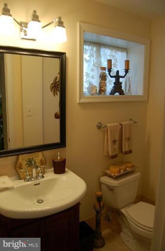 19237 Treadway Road Brookeville, MD 20833 - Photo 18 of 26 Half Bath 1