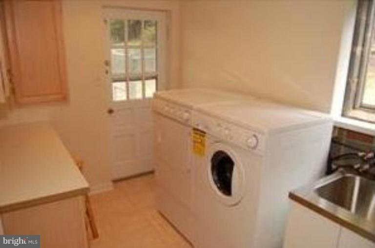 19237 Treadway Road Brookeville, MD 20833 - Photo 23 of 26 Laundry Area 1