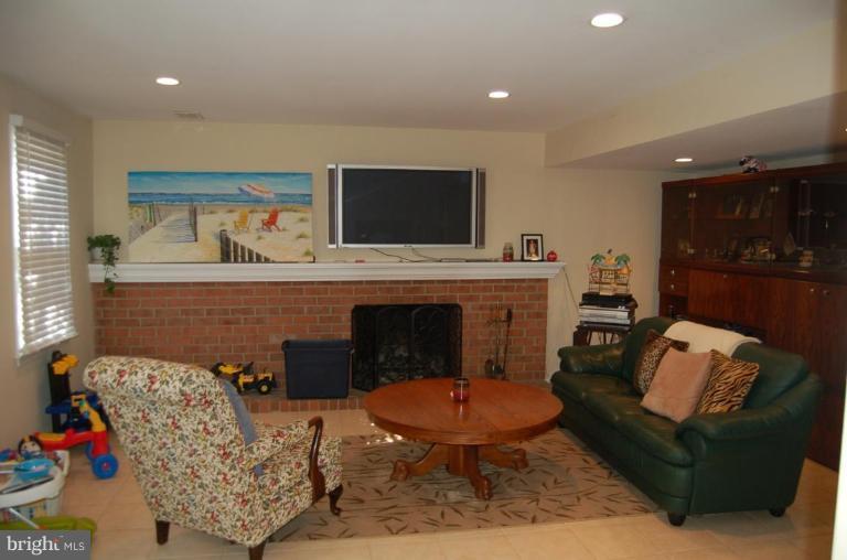 19237 Treadway Road Brookeville, MD 20833 - Photo 26 of 26 Family Room