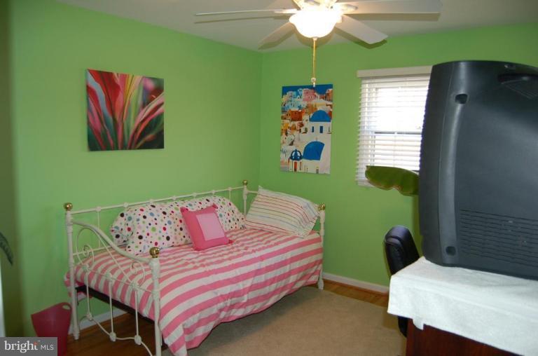 19237 Treadway Road Brookeville, MD 20833 - Photo 8 of 26 Bedroom #3