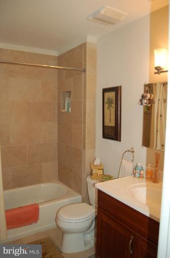 19237 Treadway Road Brookeville, MD 20833 - Photo 9 of 26 Bath #1
