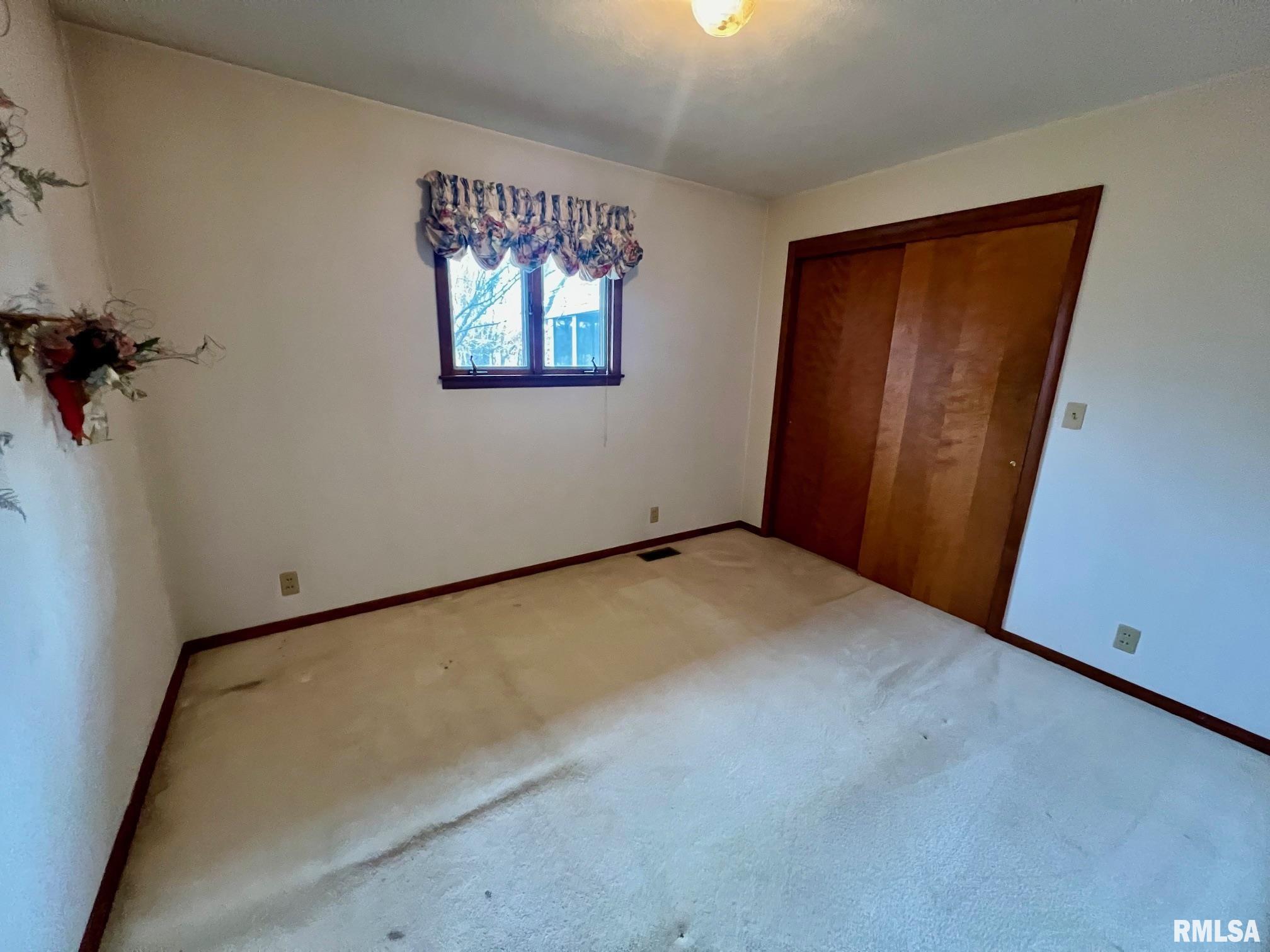 13774 East County Line Road Oakford, IL 62673 - Photo 12 of 32 Gallery Image 12