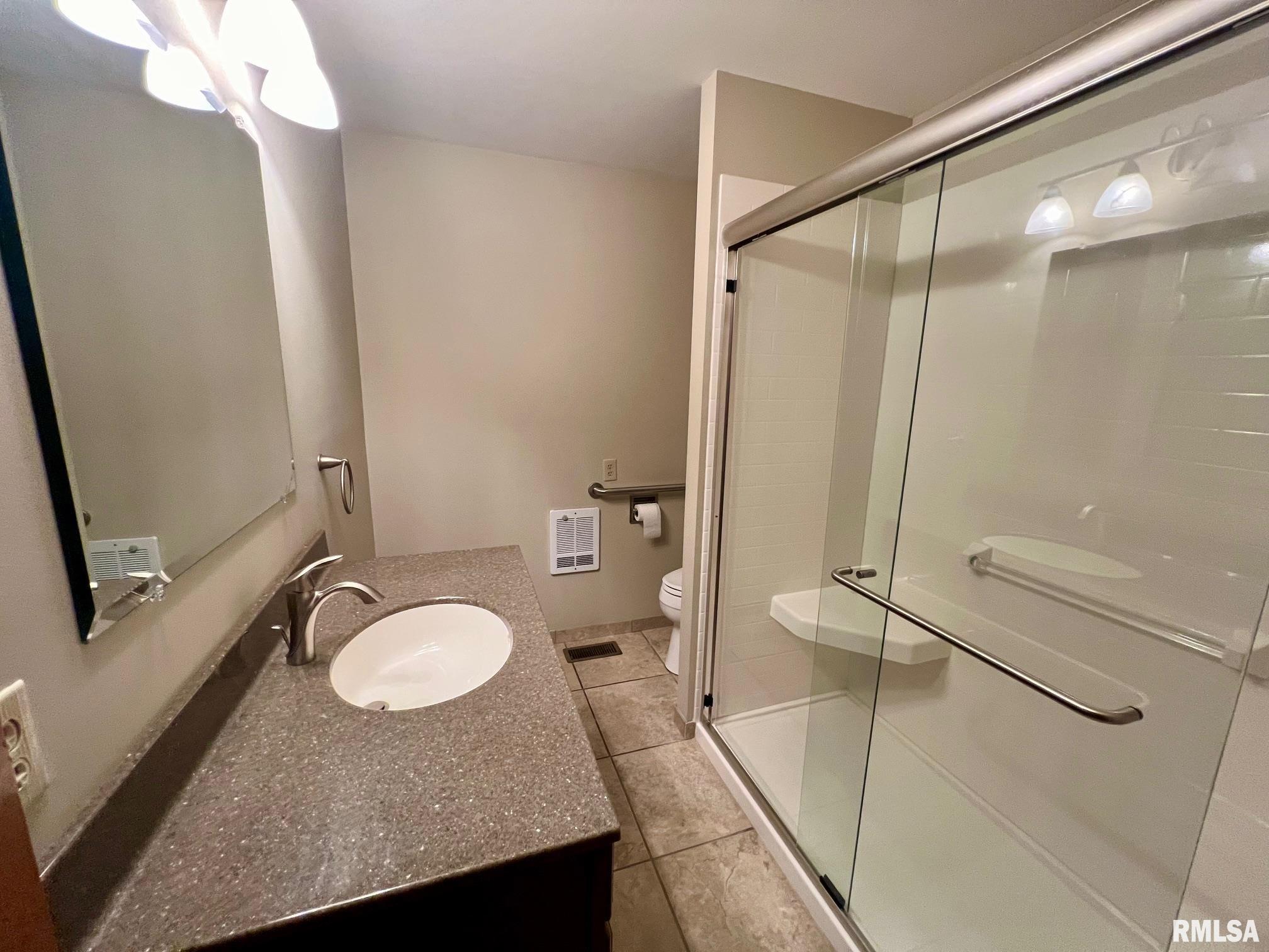 13774 East County Line Road Oakford, IL 62673 - Photo 14 of 32 Gallery Image 14