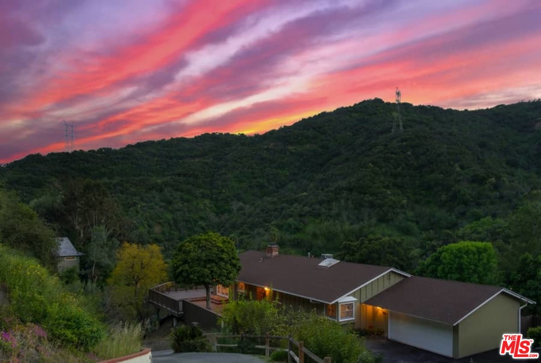 3916 Mandeville Canyon Road Los Angeles, CA 90049 - Photo 1 of 42
