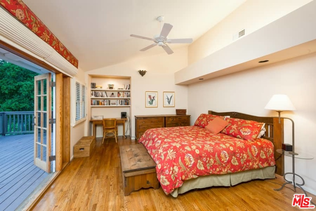 3916 Mandeville Canyon Road Los Angeles, CA 90049 - Photo 24 of 42