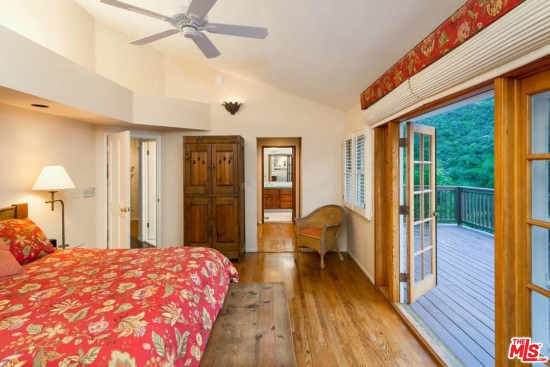 3916 Mandeville Canyon Road Los Angeles, CA 90049 - Photo 25 of 42