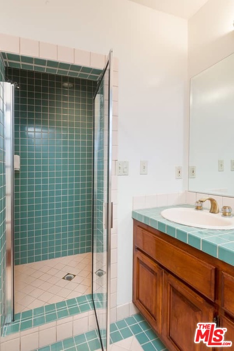 3916 Mandeville Canyon Road Los Angeles, CA 90049 - Photo 28 of 42