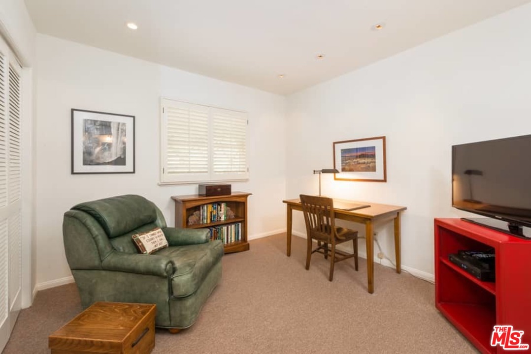 3916 Mandeville Canyon Road Los Angeles, CA 90049 - Photo 29 of 42