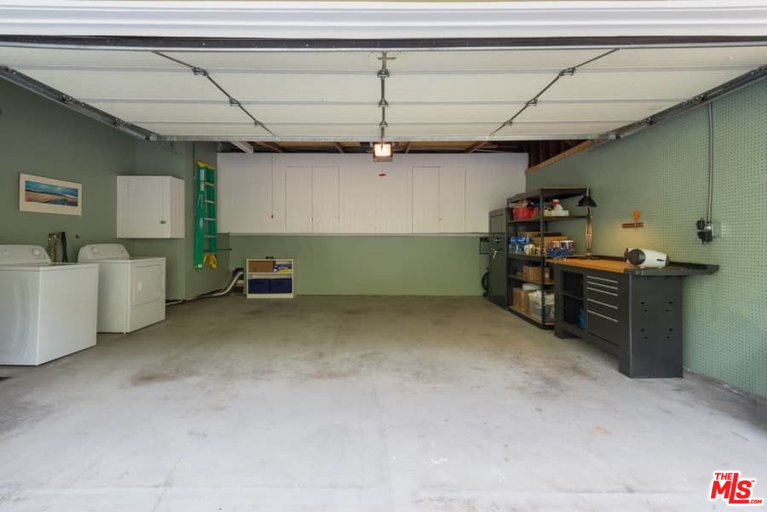 3916 Mandeville Canyon Road Los Angeles, CA 90049 - Photo 32 of 42