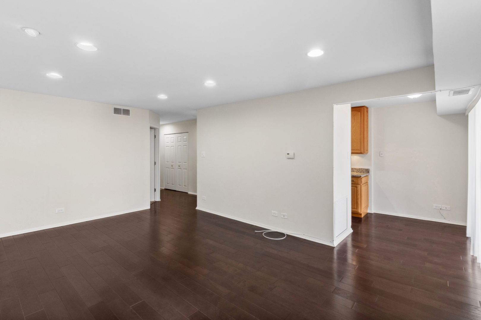 701 Forum Square, Unit 108 Glenview, IL 60025 - Photo 4 of 21