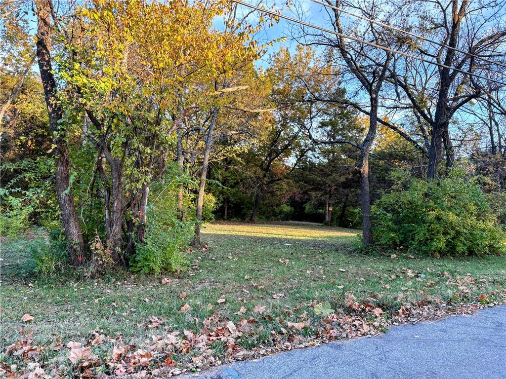 8505 Pershing Road Raytown, MO 64138 - Photo 27 of 37