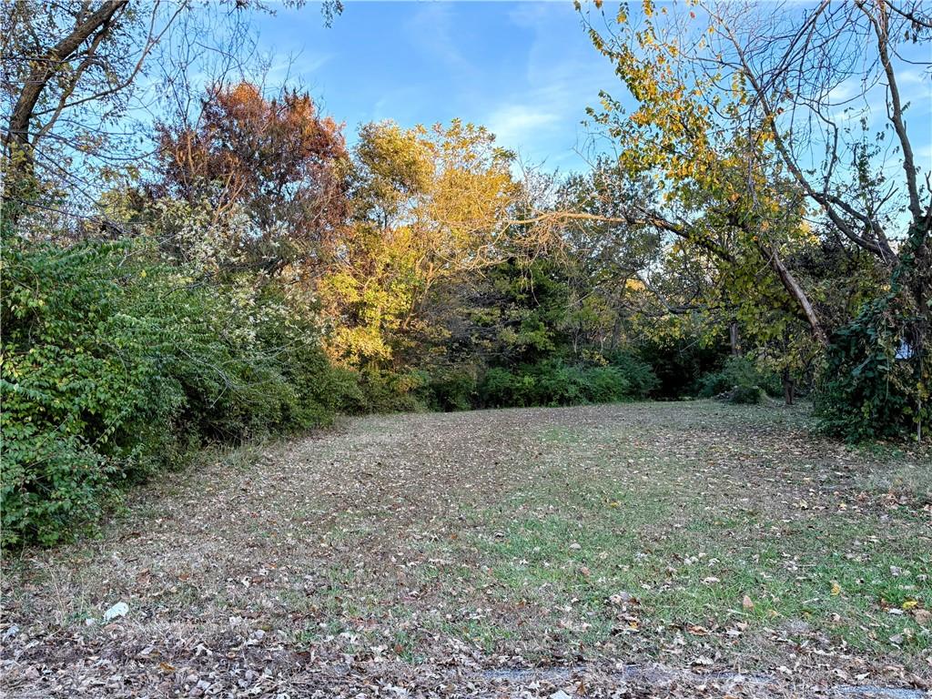 8505 Pershing Road Raytown, MO 64138 - Photo 28 of 37