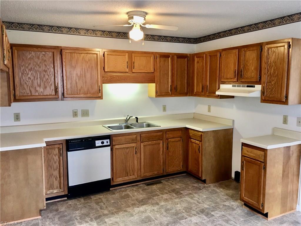 359 Robbins Road Winston-Salem, NC 27107 - Photo 2 of 8 Gallery Image 2