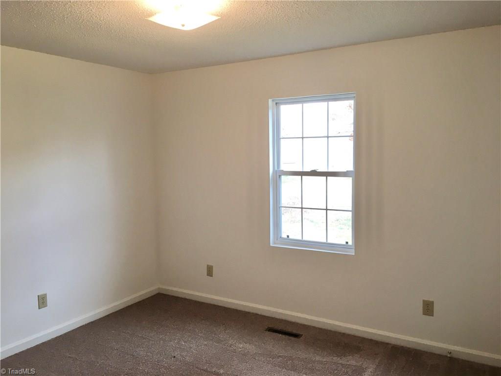 359 Robbins Road Winston-Salem, NC 27107 - Photo 5 of 8 Gallery Image 5
