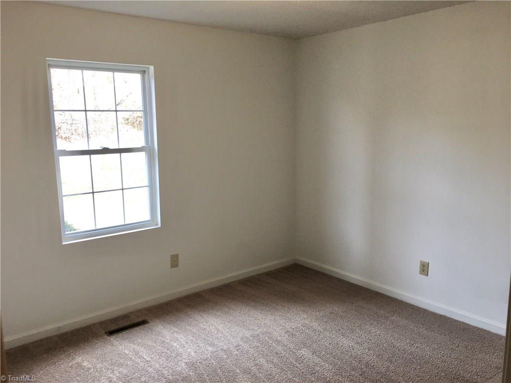 359 Robbins Road Winston-Salem, NC 27107 - Photo 6 of 8 Gallery Image 6