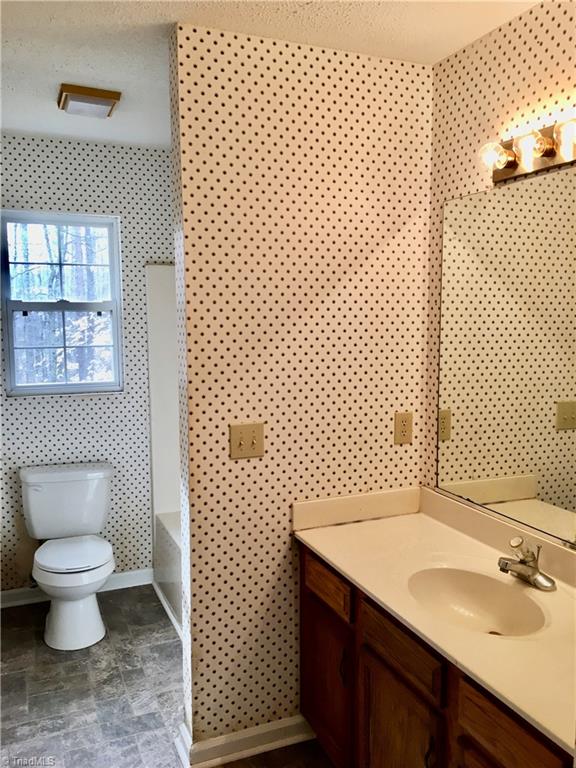 359 Robbins Road Winston-Salem, NC 27107 - Photo 7 of 8 Gallery Image 7