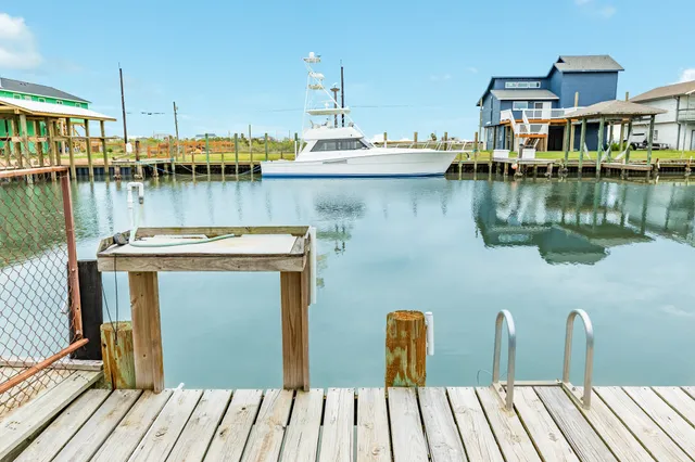 a view of sitting area and lake view