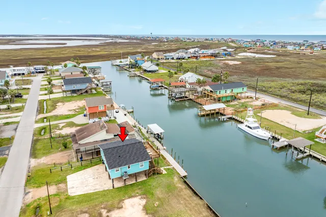 a view of an ocean and a building view