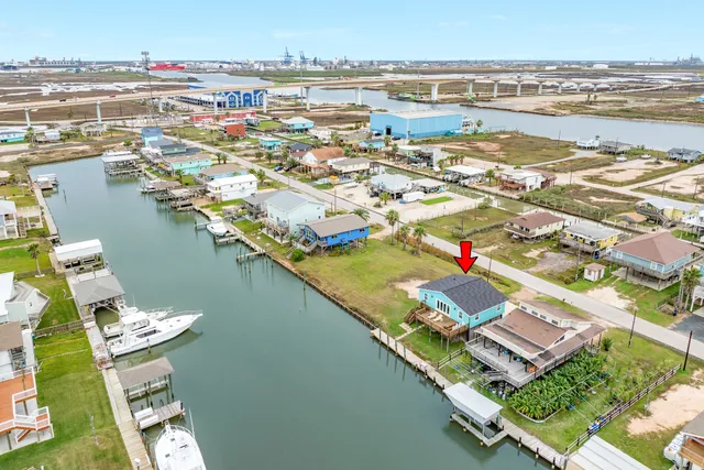 $435,000 | 306 Pompano Lane, Surfside Beach, TX 77541